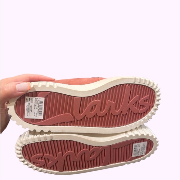 Clarks Brown Cardboard Shoe Box with Logo - Picture 3 of 6